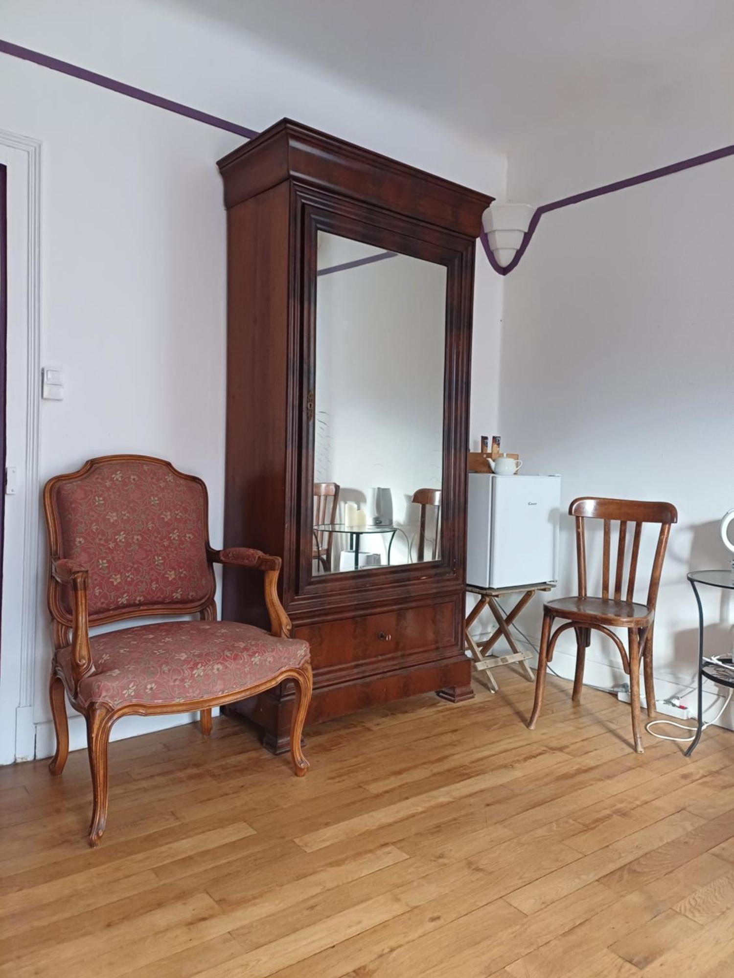 Maison Violette En Berry Aigurande Ruang foto